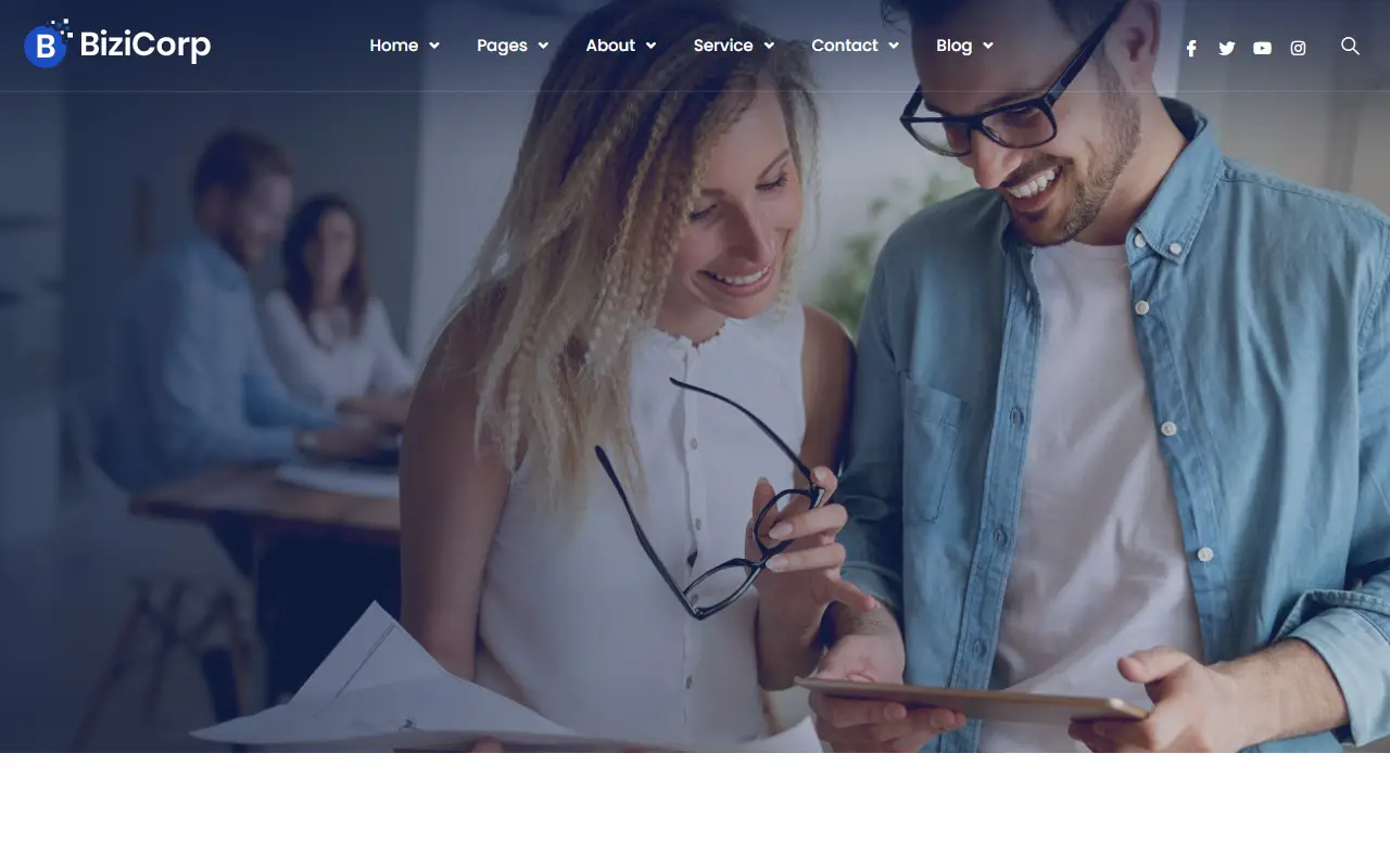 หน้าแรกของธีม BiziCorp บนคอมพิวเตอร์