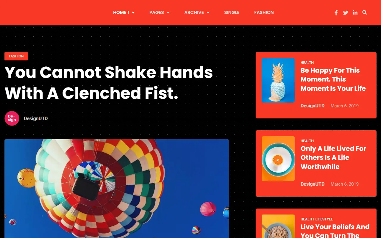 หน้าแรกของธีม Creativ บนคอมพิวเตอร์