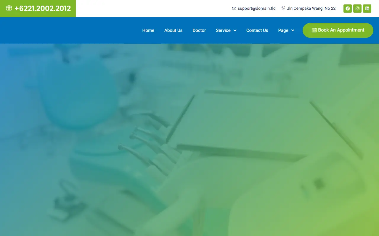 หน้าแรกของธีม DentaCare บนคอมพิวเตอร์